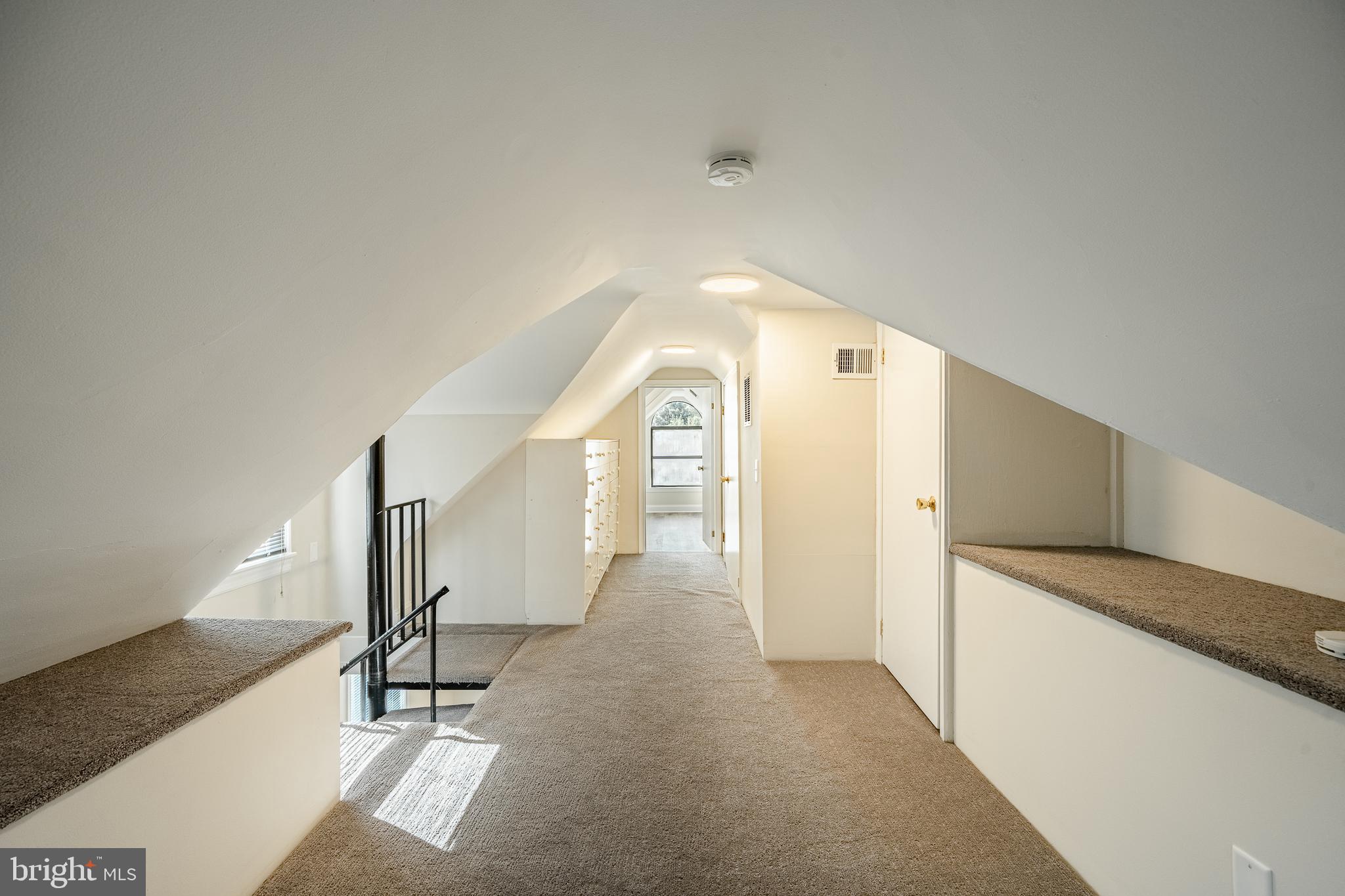 GARRETT HILL - Commercial Sale