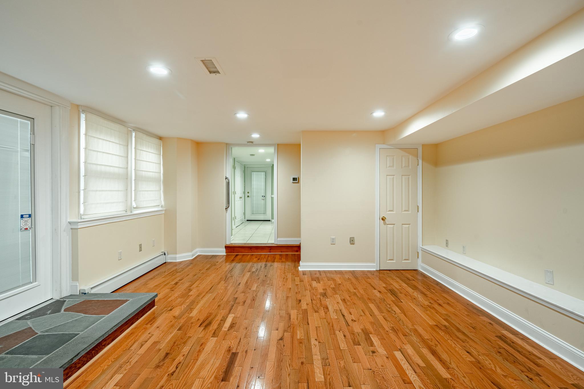 GARRETT HILL - Commercial Sale