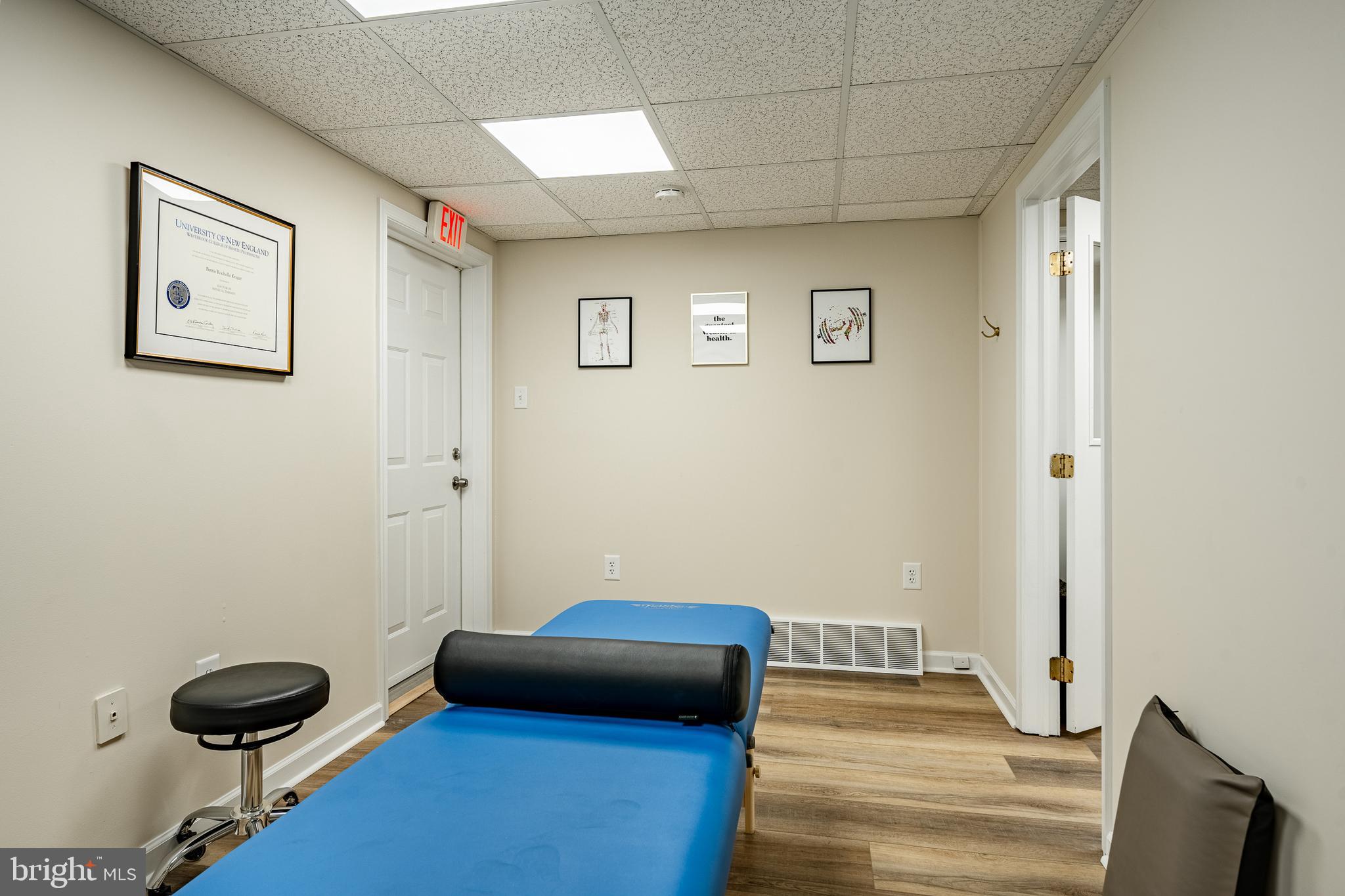 GARRETT HILL - Commercial Sale