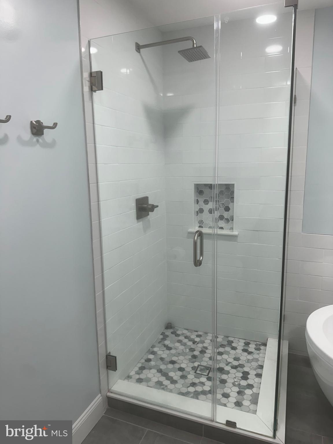 LONGWOOD VILLAGE - Residential Lease