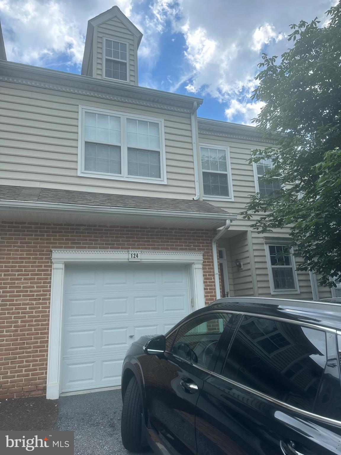 LONGWOOD VILLAGE - Residential Lease