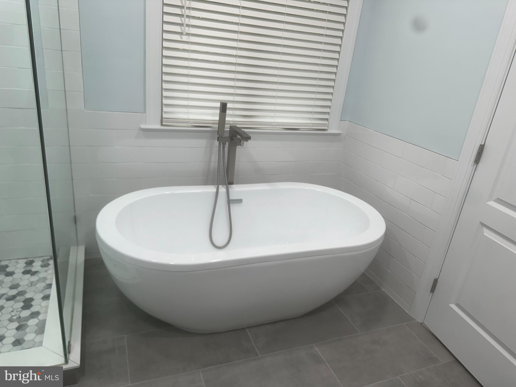 LONGWOOD VILLAGE - Residential Lease