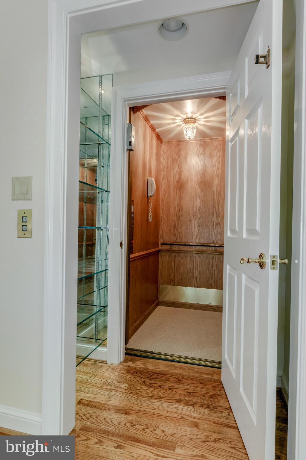 CHELSEA - Residential