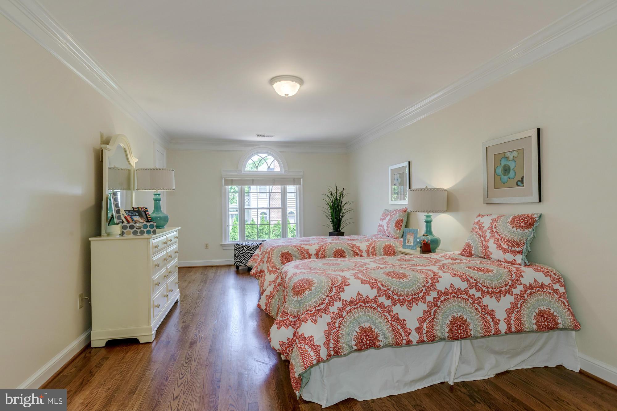 CHELSEA - Residential