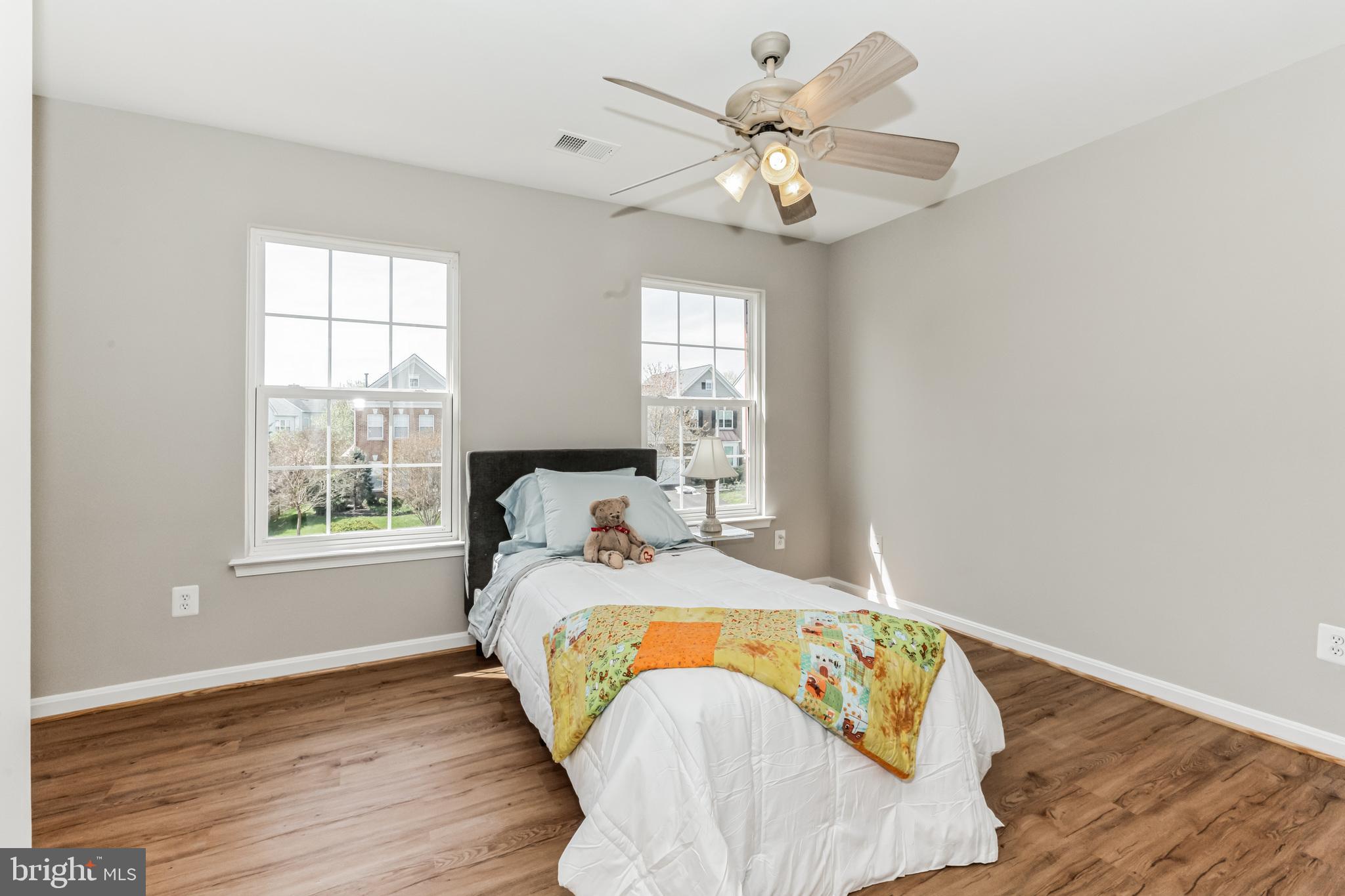 LAKES AT RED ROCK - Residential