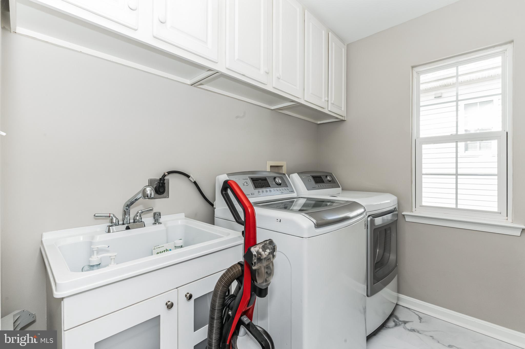 LAKES AT RED ROCK - Residential