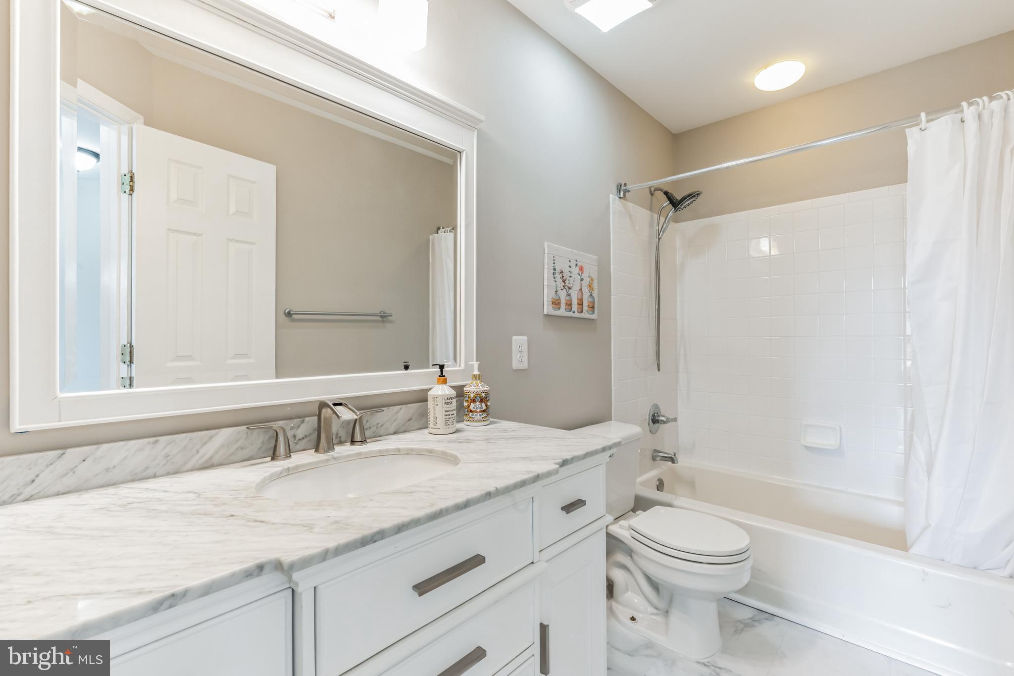 LAKES AT RED ROCK - Residential