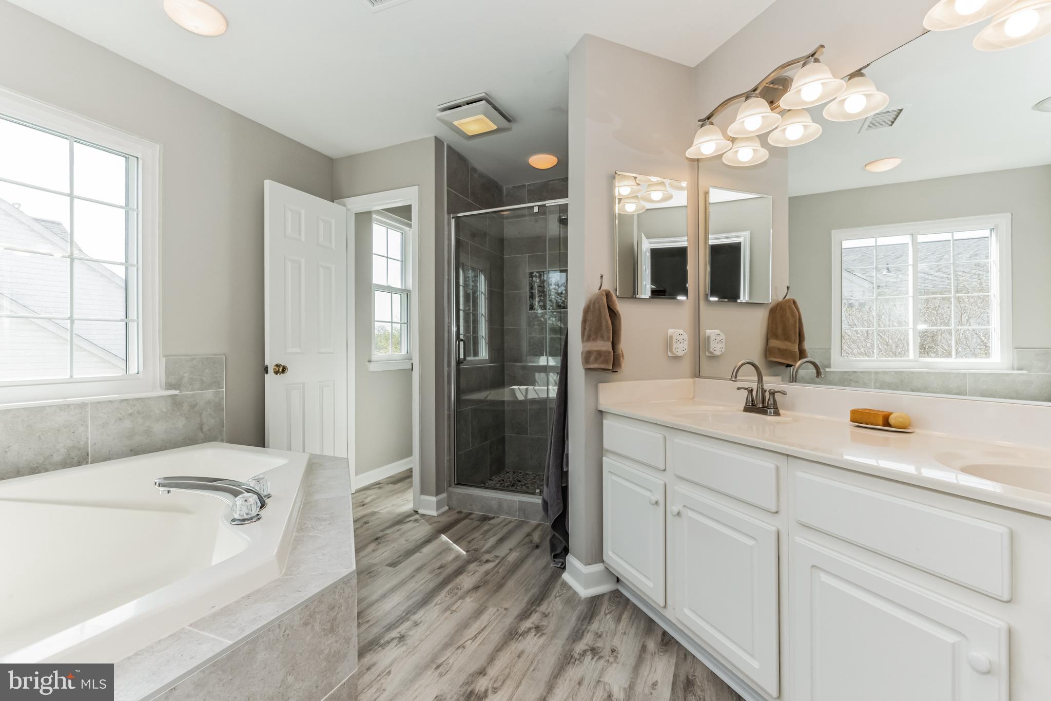 LAKES AT RED ROCK - Residential