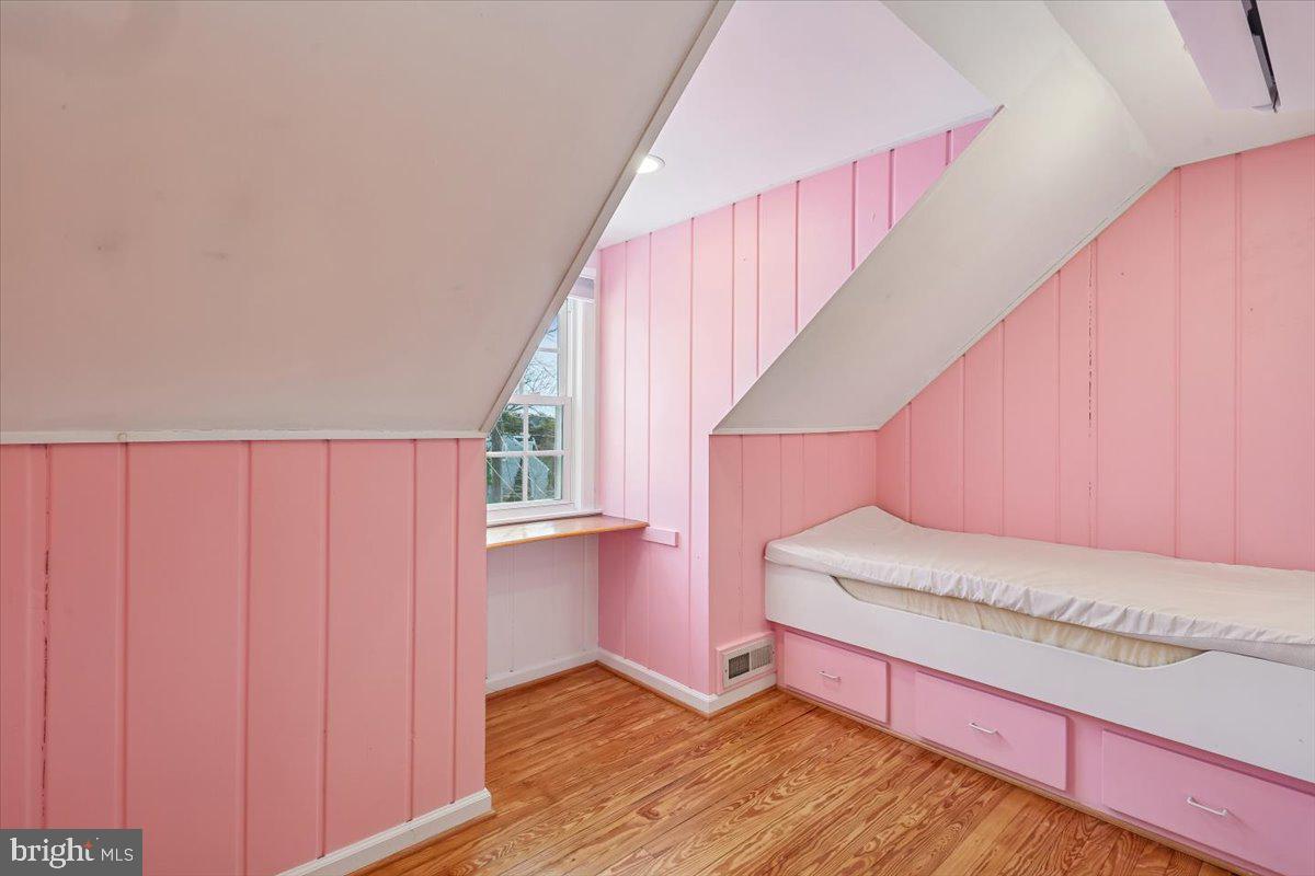 ROCKCREST - Residential