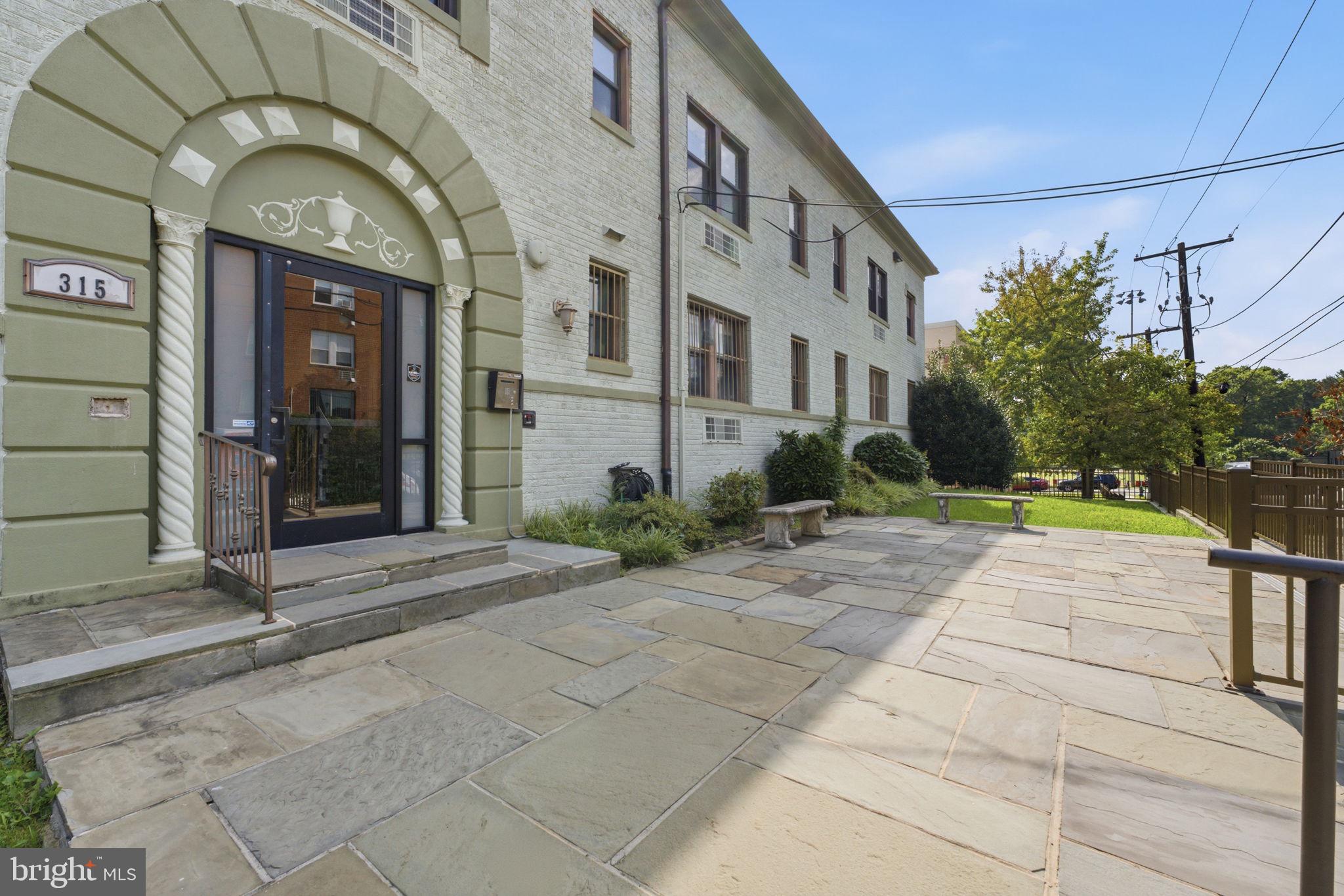 315 EVARTS STREET NE 102