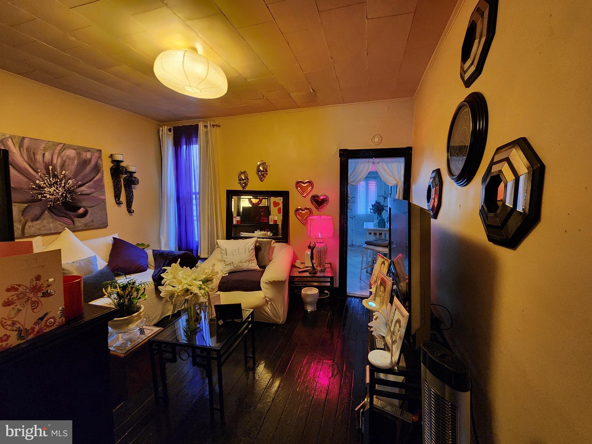 SANDTOWN-WINCHESTER - Residential
