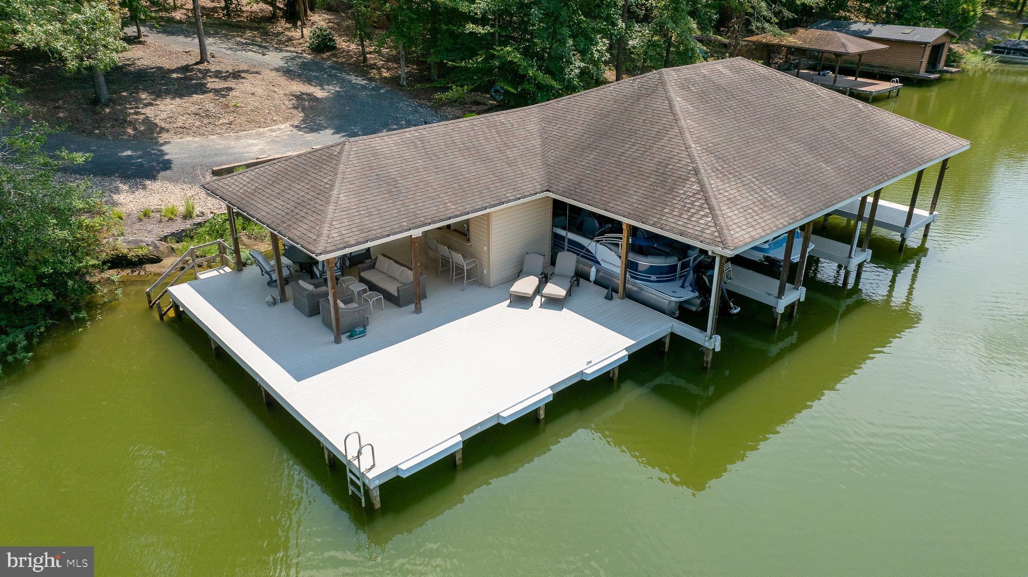 BLUE WATER - Residential