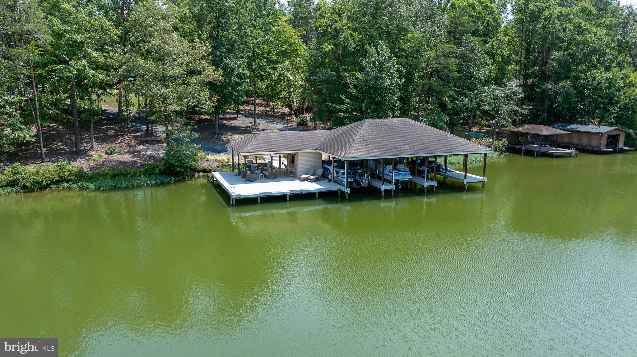 BLUE WATER - Residential