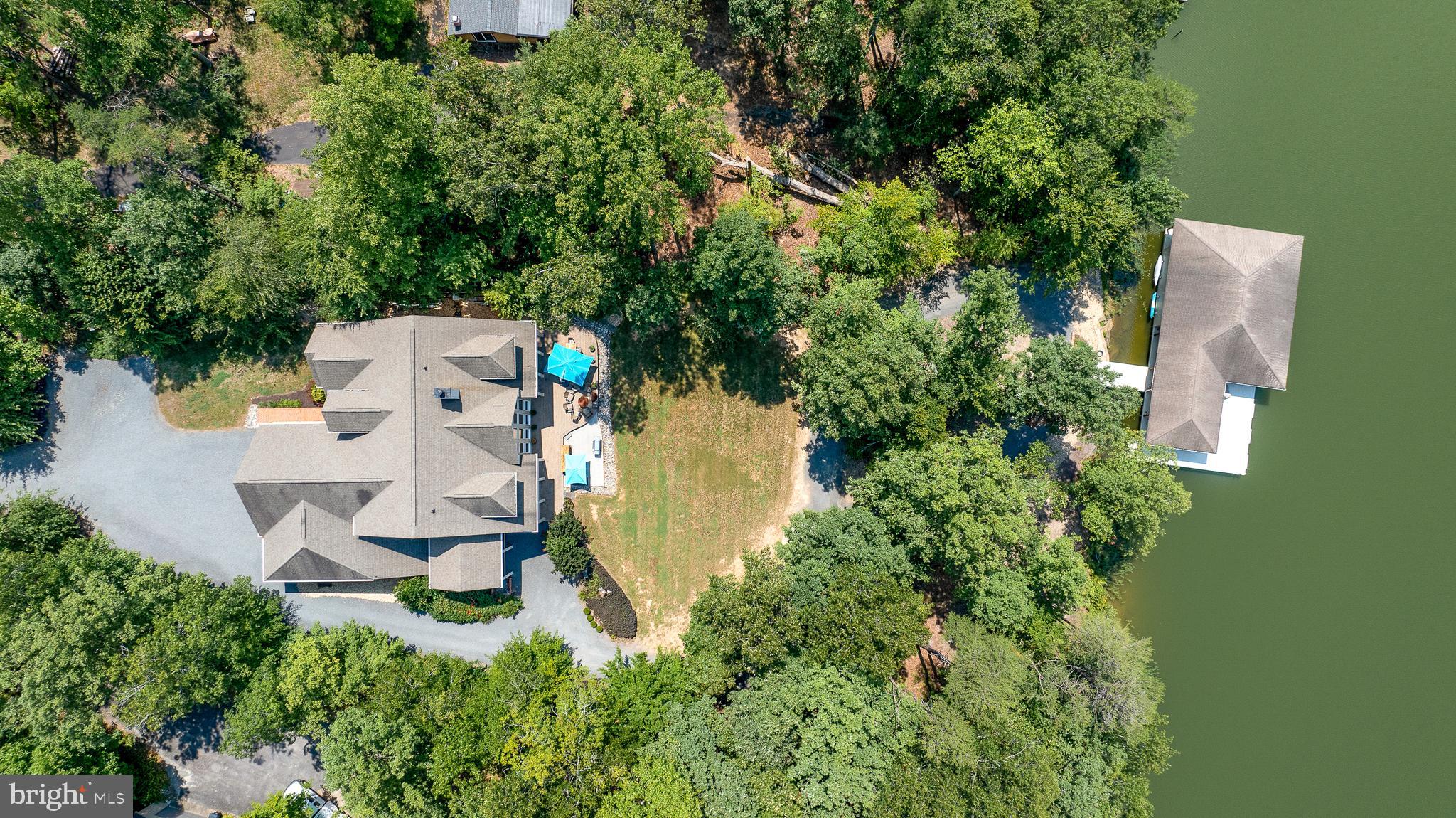 BLUE WATER - Residential