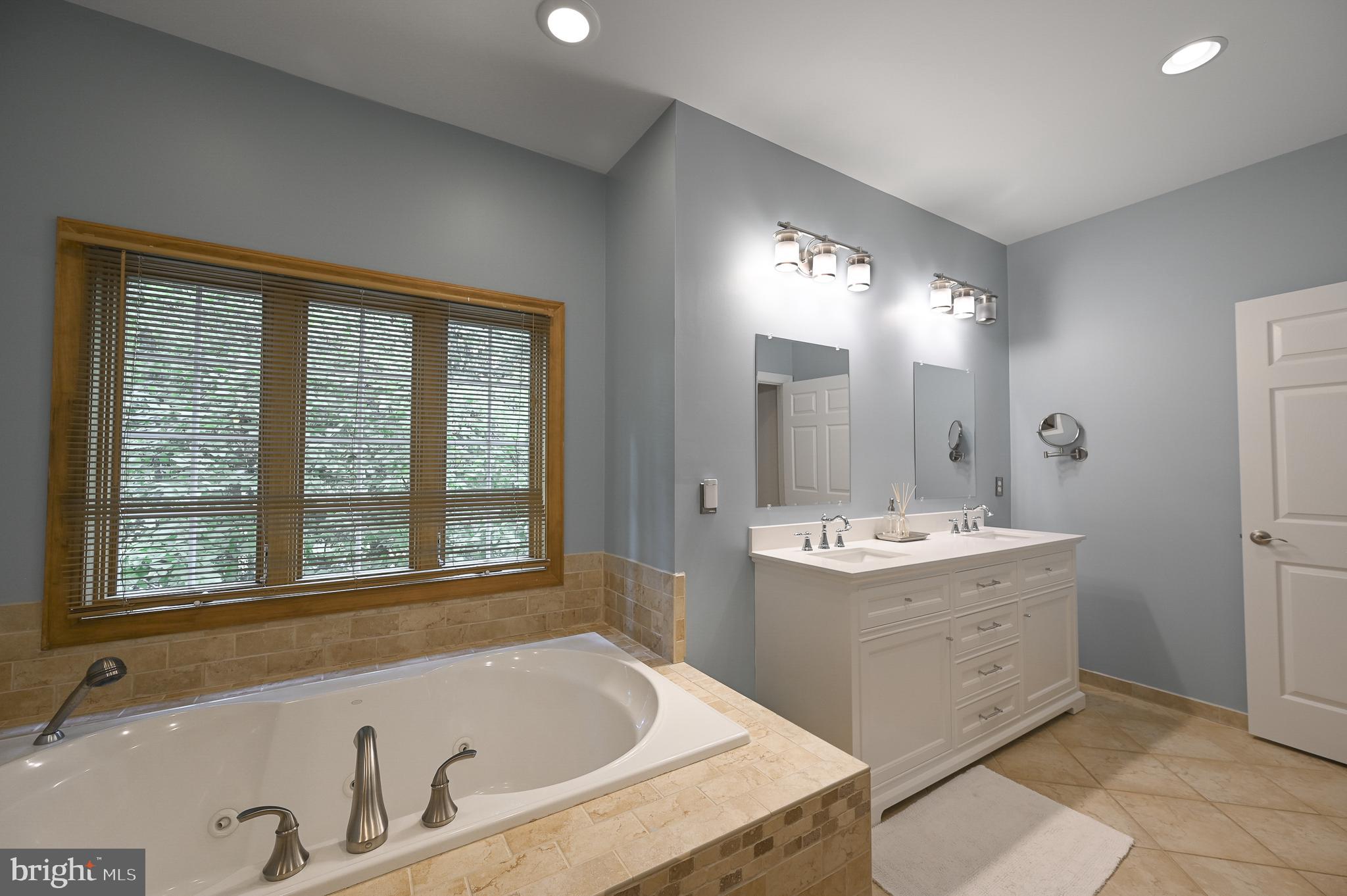 BLUE WATER - Residential