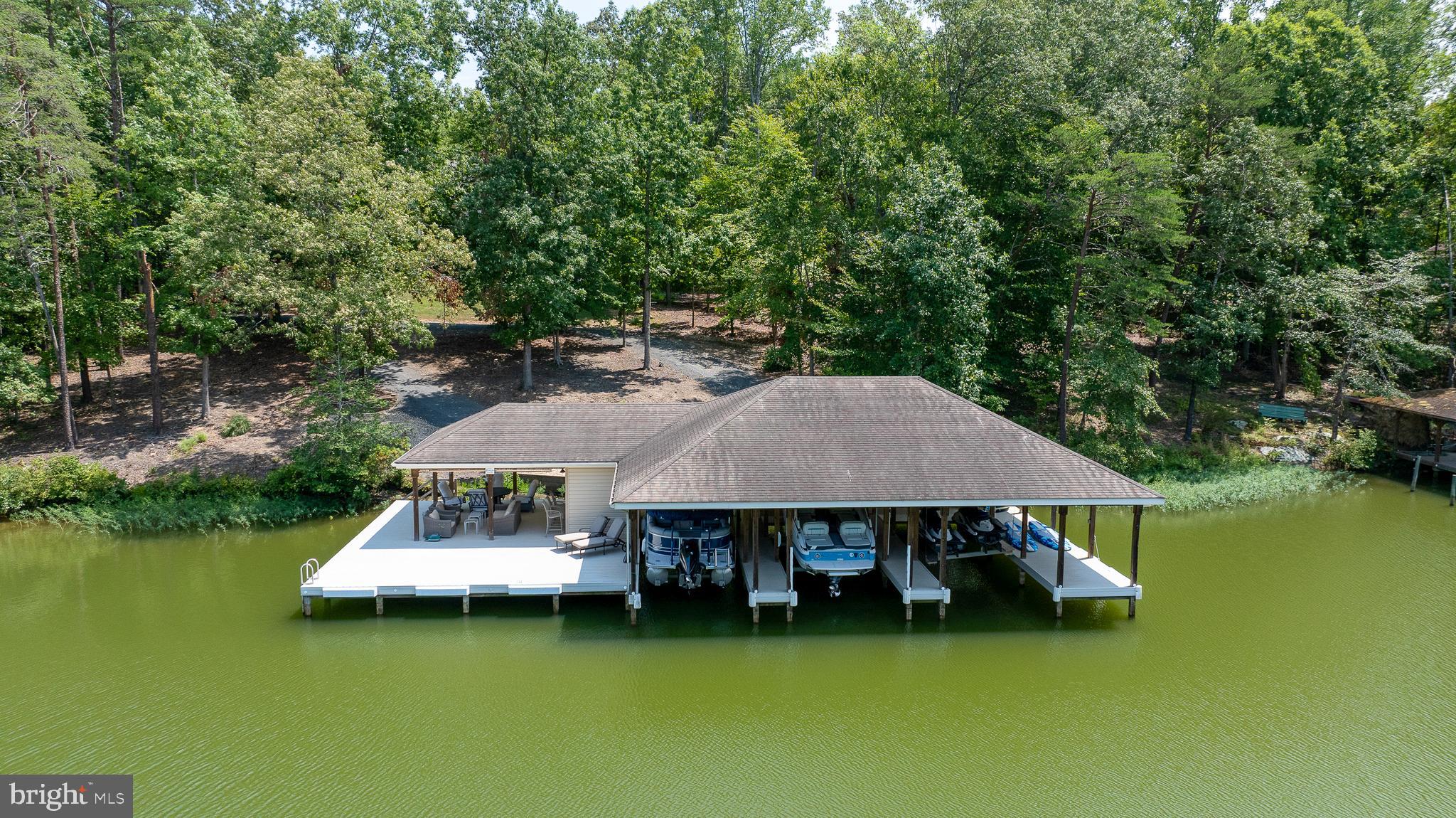 BLUE WATER - Residential