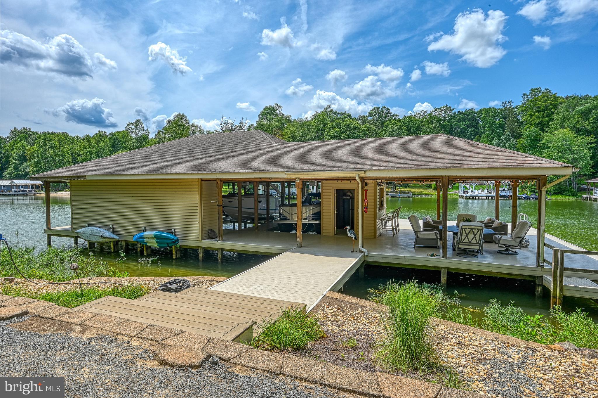 BLUE WATER - Residential