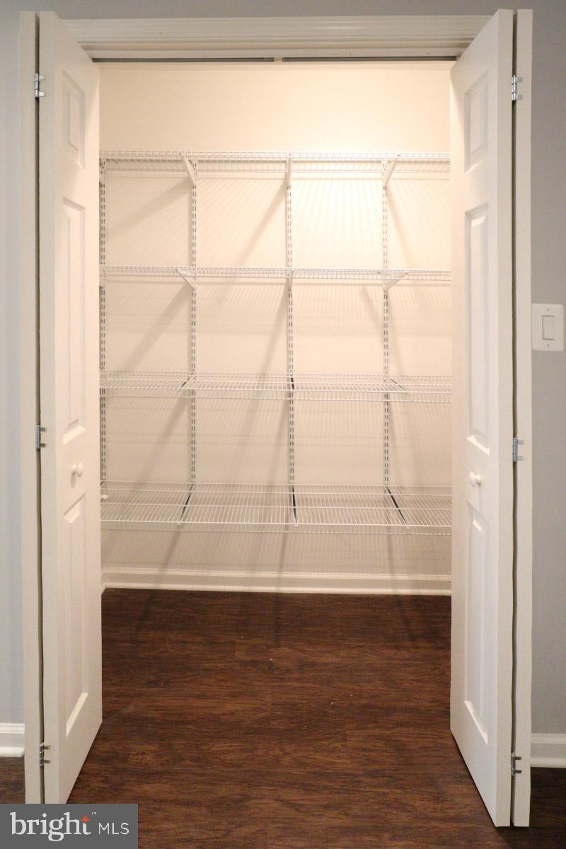 ROLLING BROOK - Residential