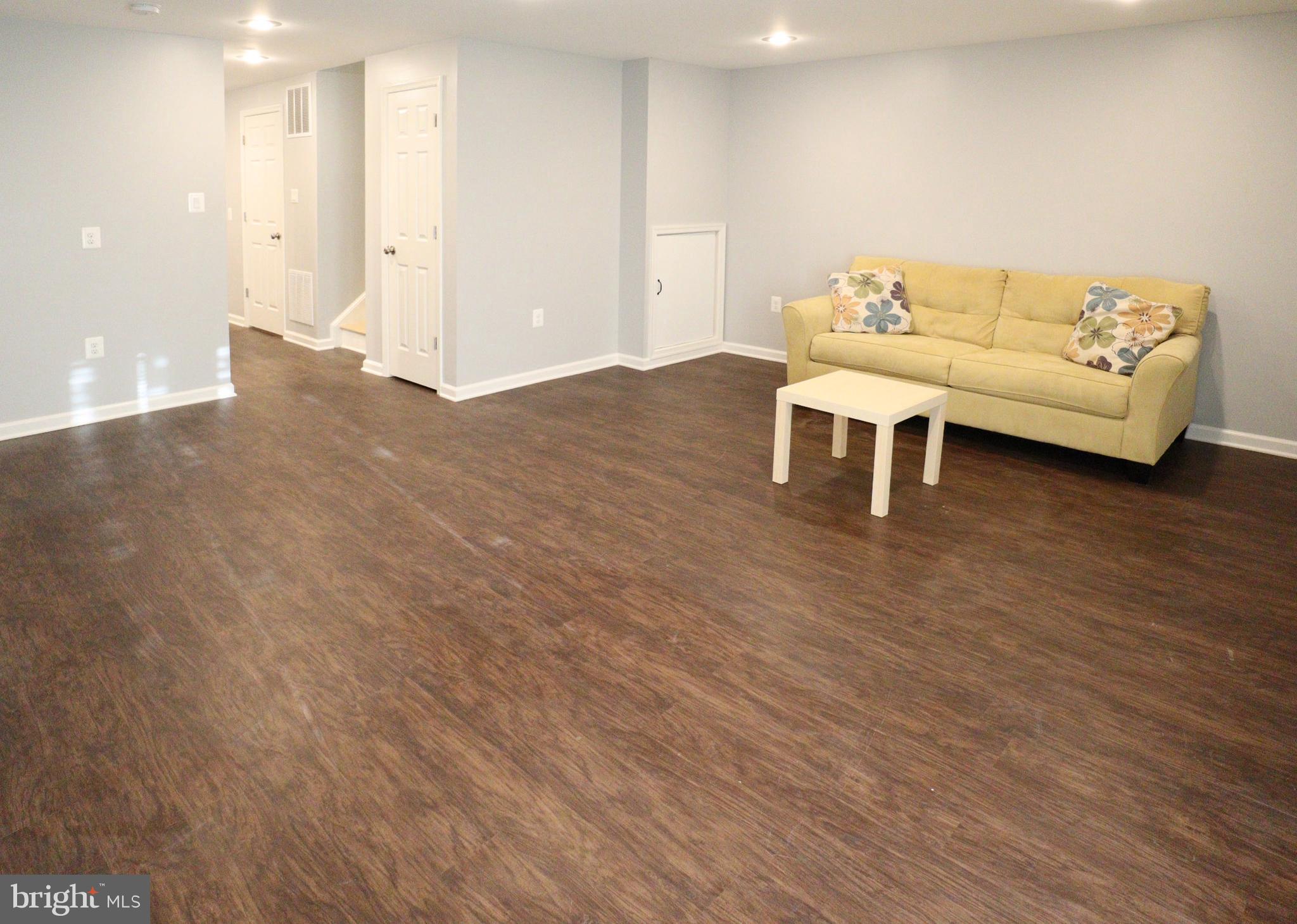 ROLLING BROOK - Residential