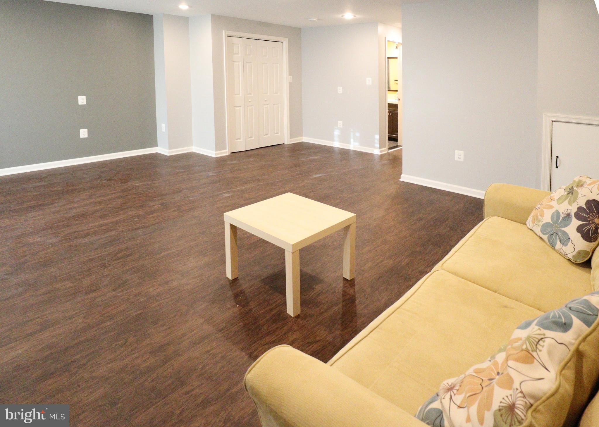 ROLLING BROOK - Residential