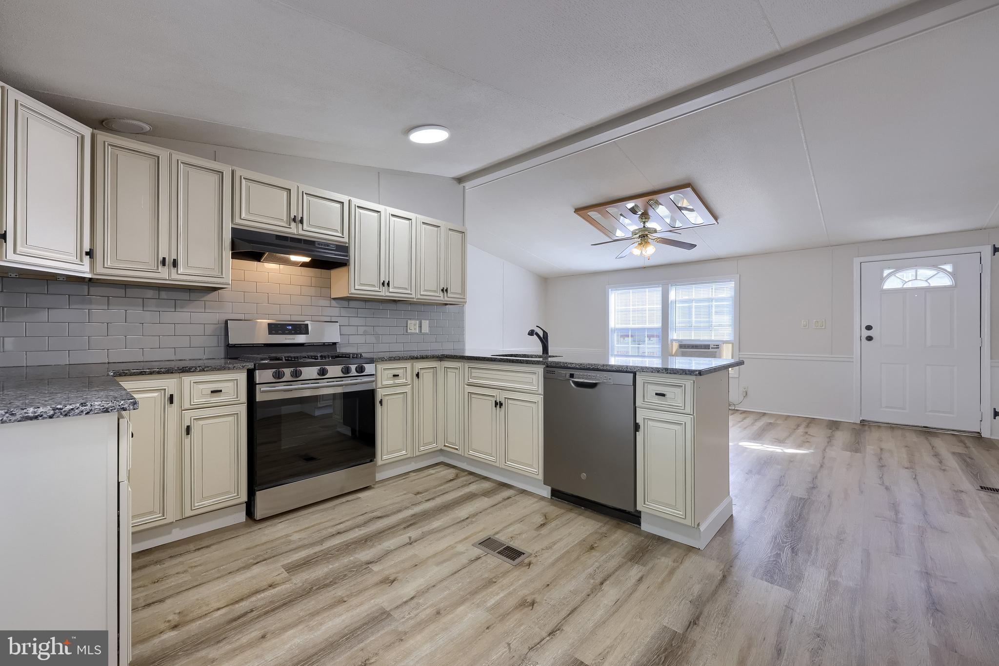 731 PRIMROSE LANE