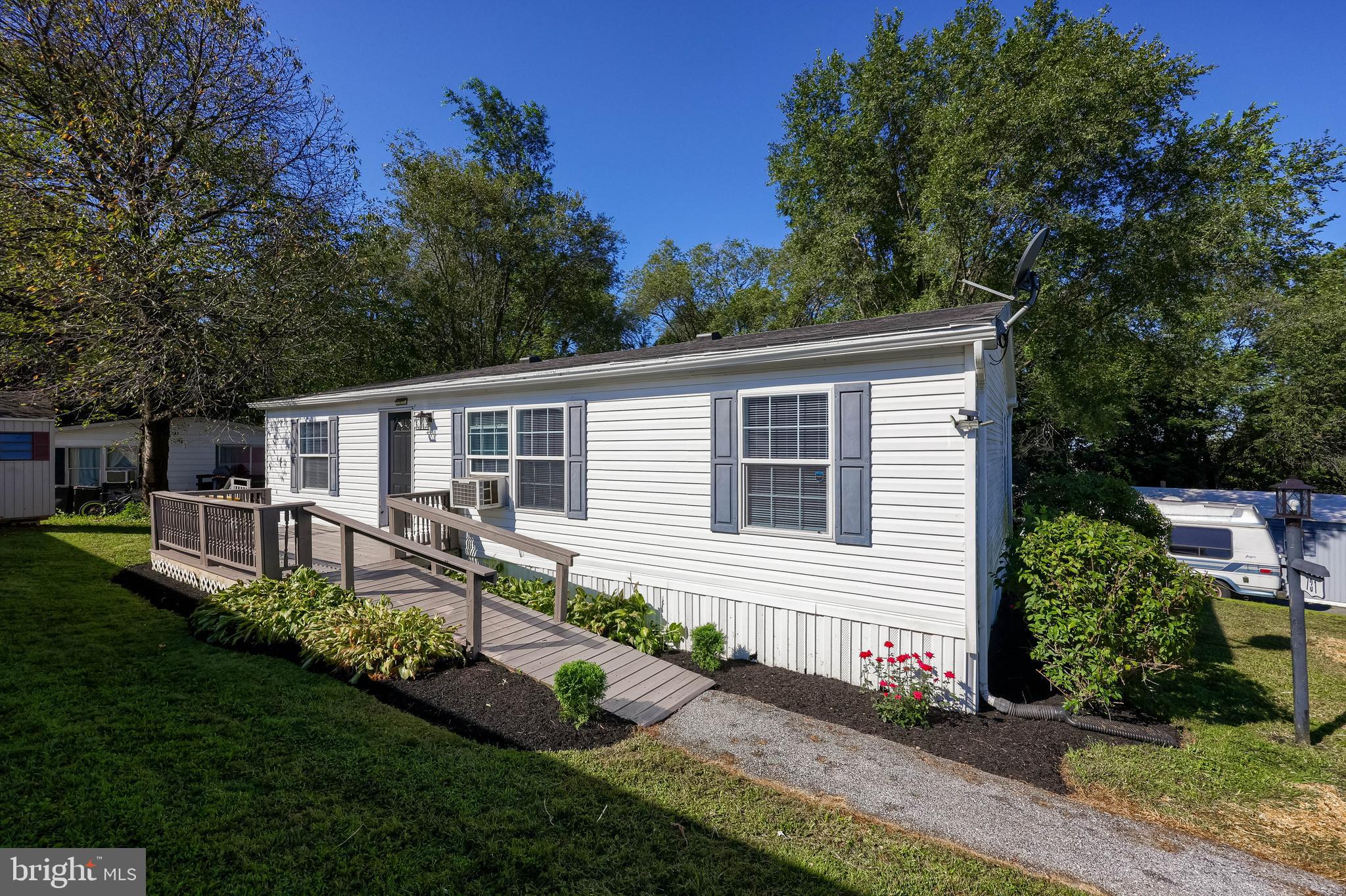 731 PRIMROSE LANE