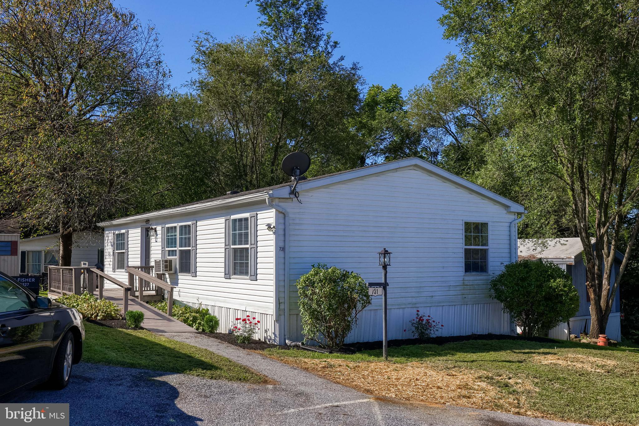 731 PRIMROSE LANE
