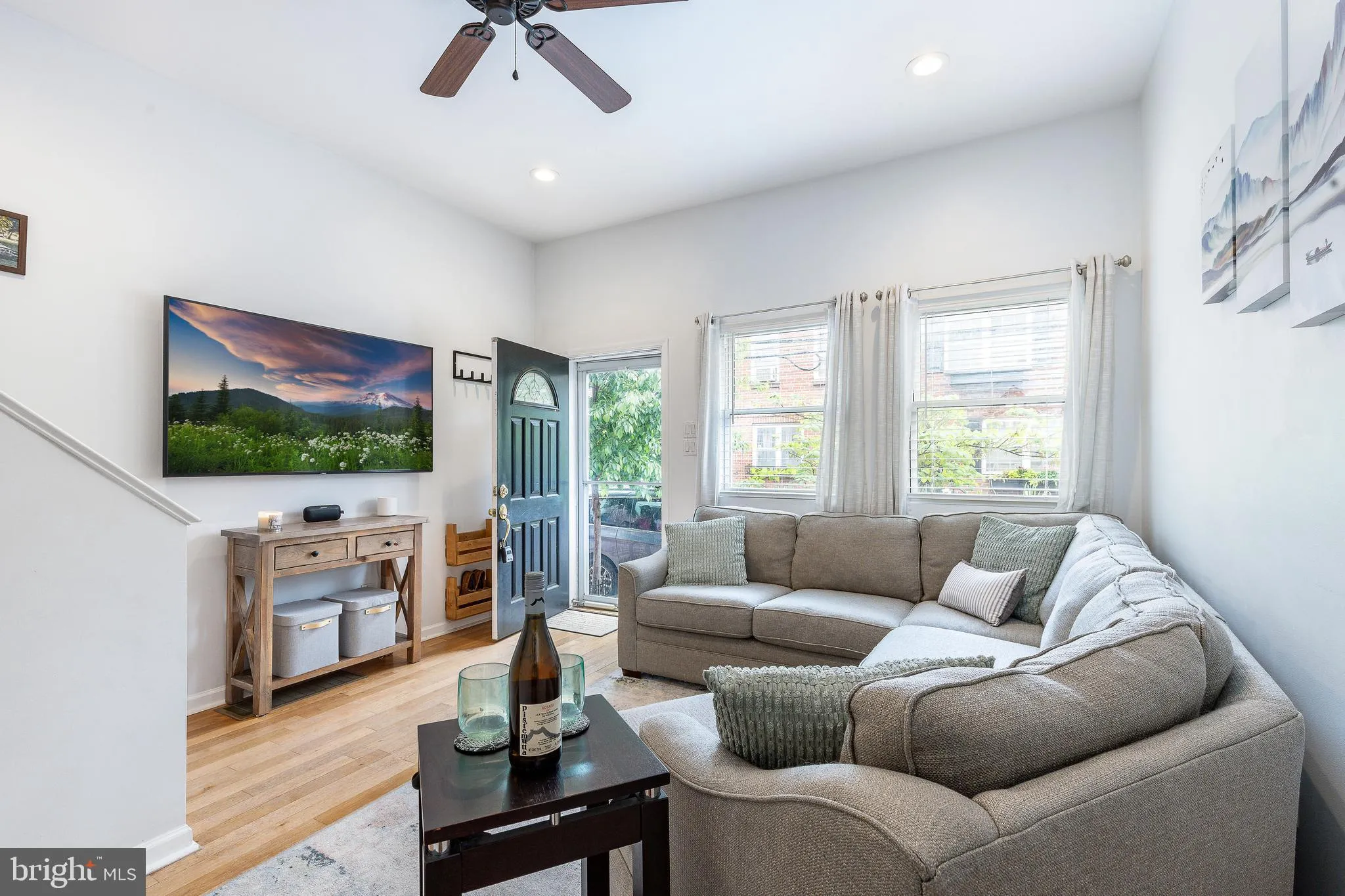 Philadelphia, Pennsylvania 19146, United States, 3 Bedrooms Bedrooms, ,3 BathroomsBathrooms,Residential,Active,130126