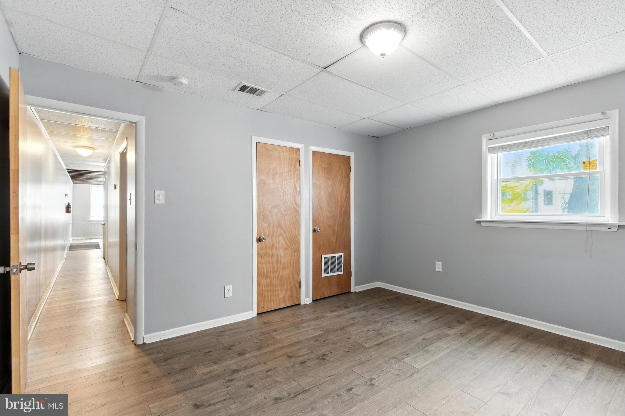 QUEEN VILLAGE - Residential Lease