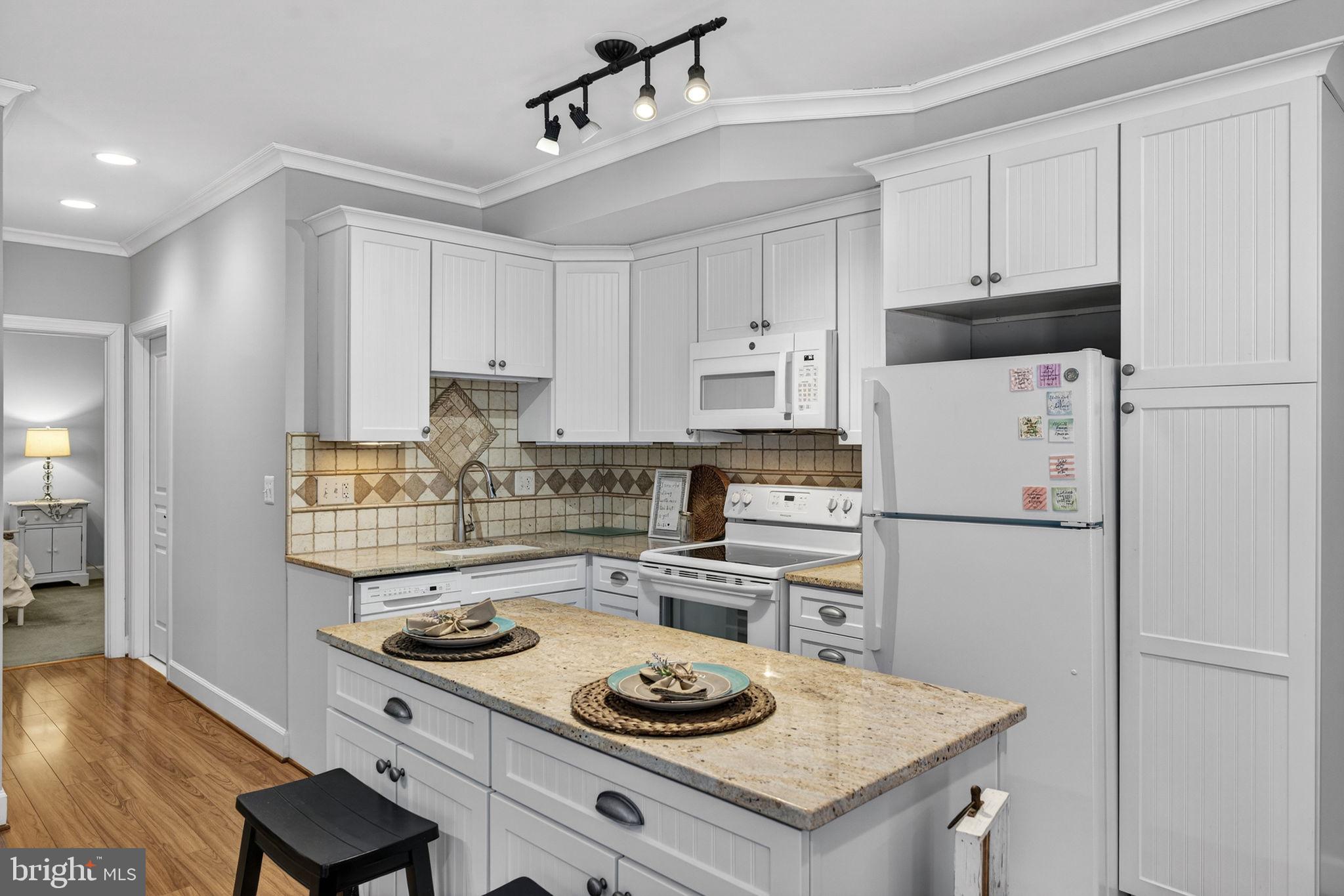 LITTLE RIVER FARMS - Residential