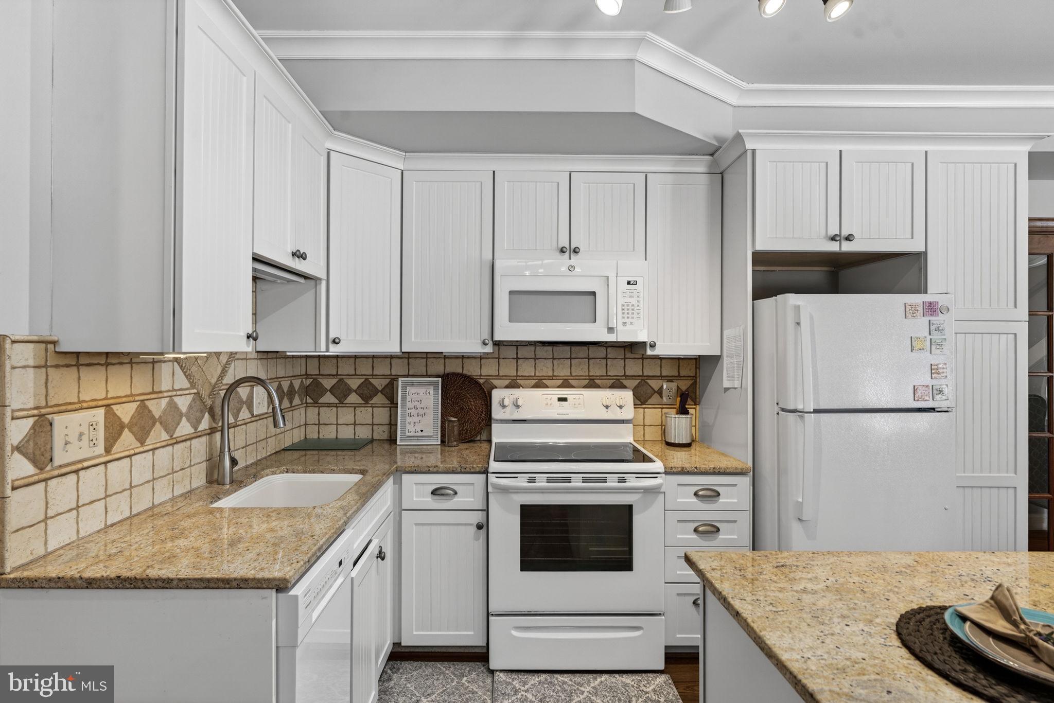 LITTLE RIVER FARMS - Residential