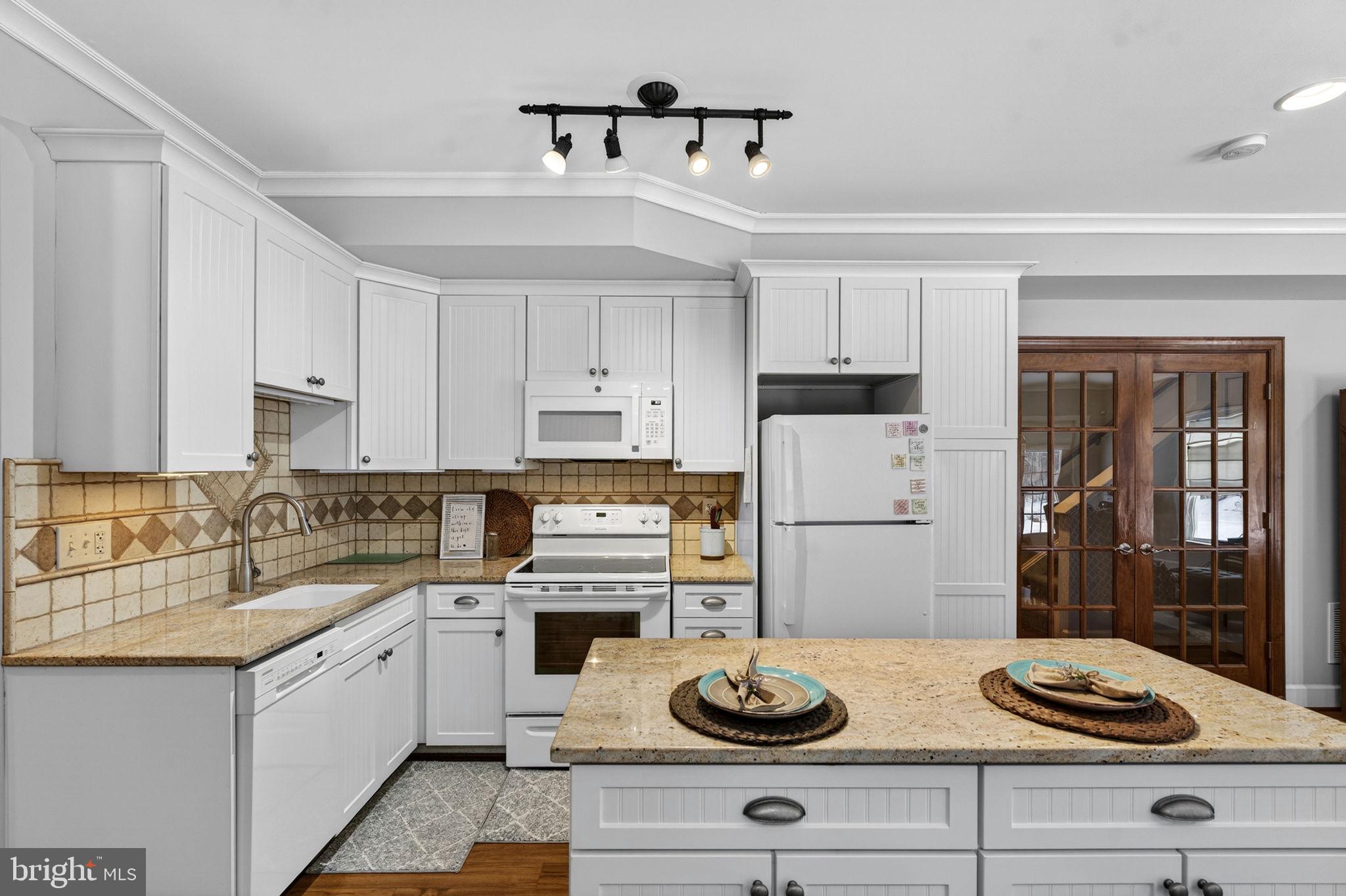 LITTLE RIVER FARMS - Residential