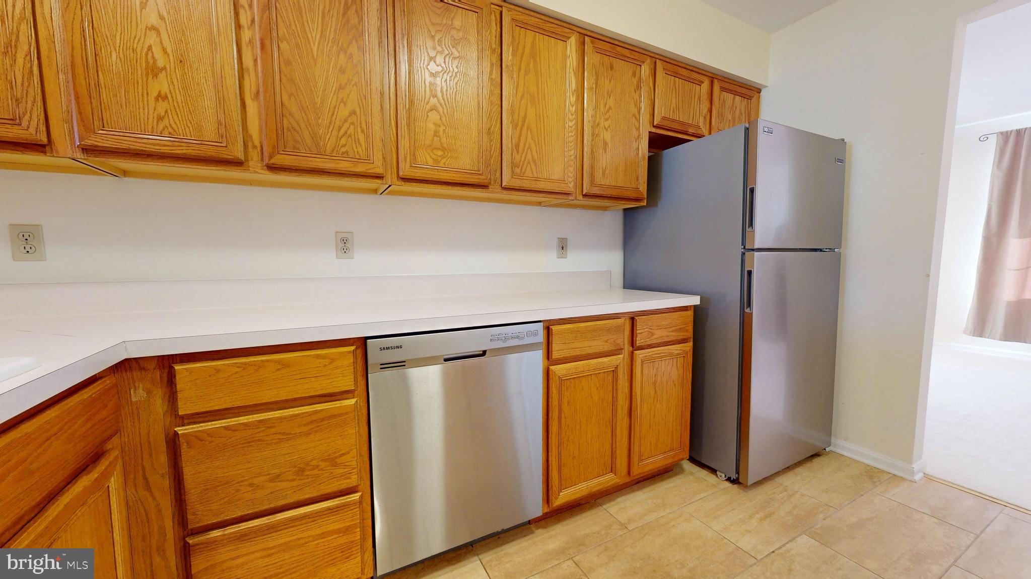 1033 GLEN MANOR DRIVE