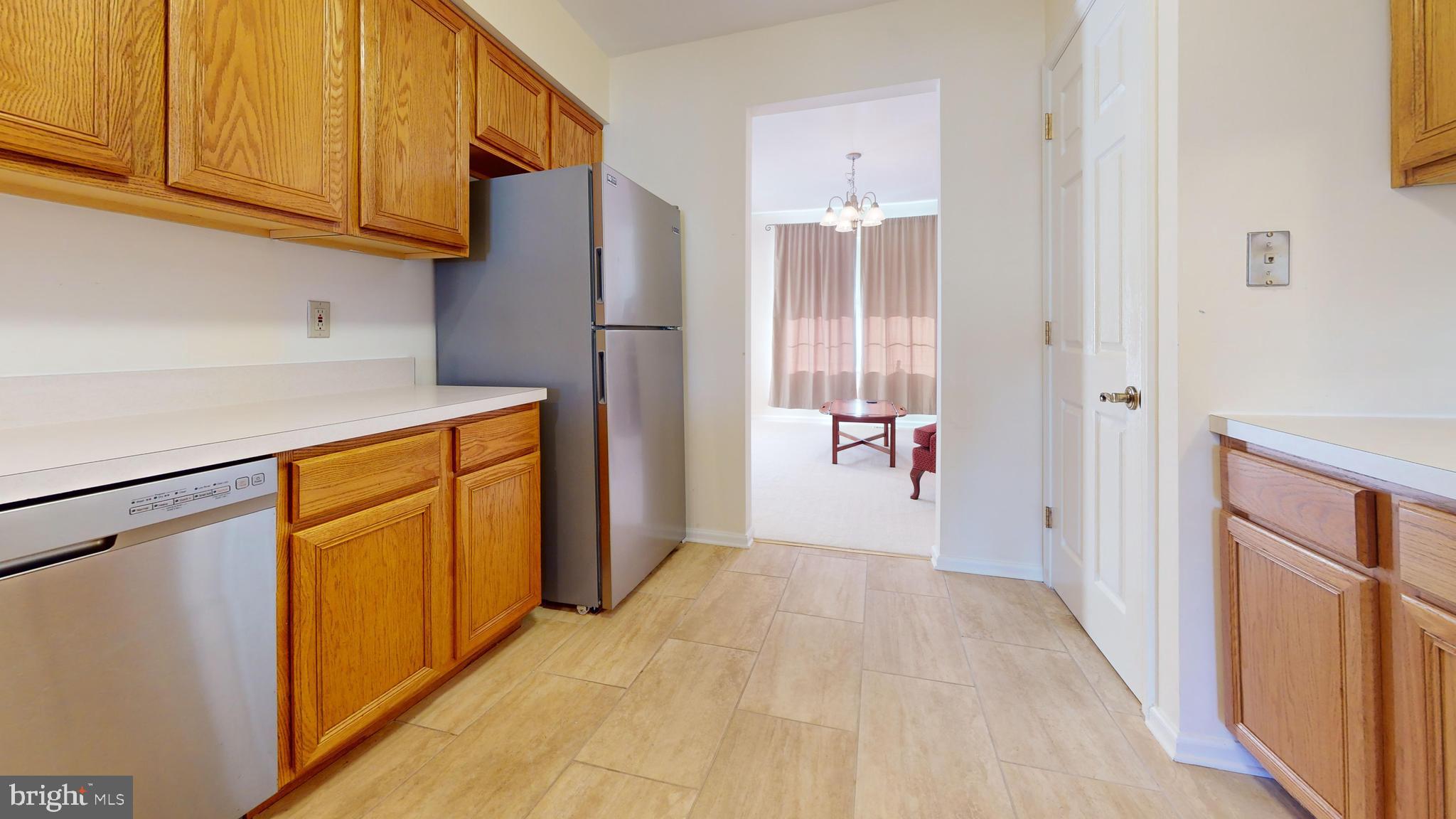 1033 GLEN MANOR DRIVE