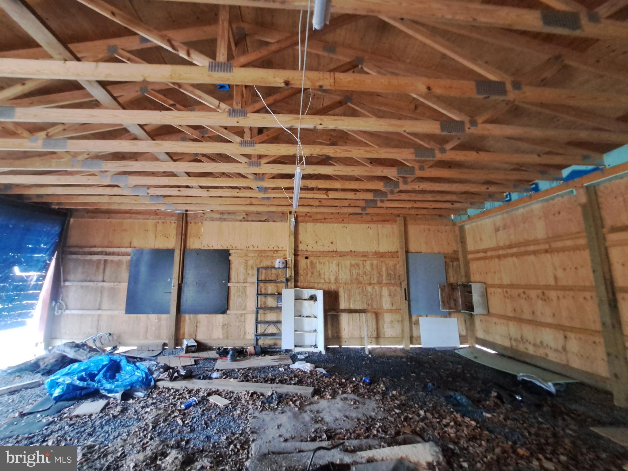 POOLESVILLE OUTSIDE - Residential