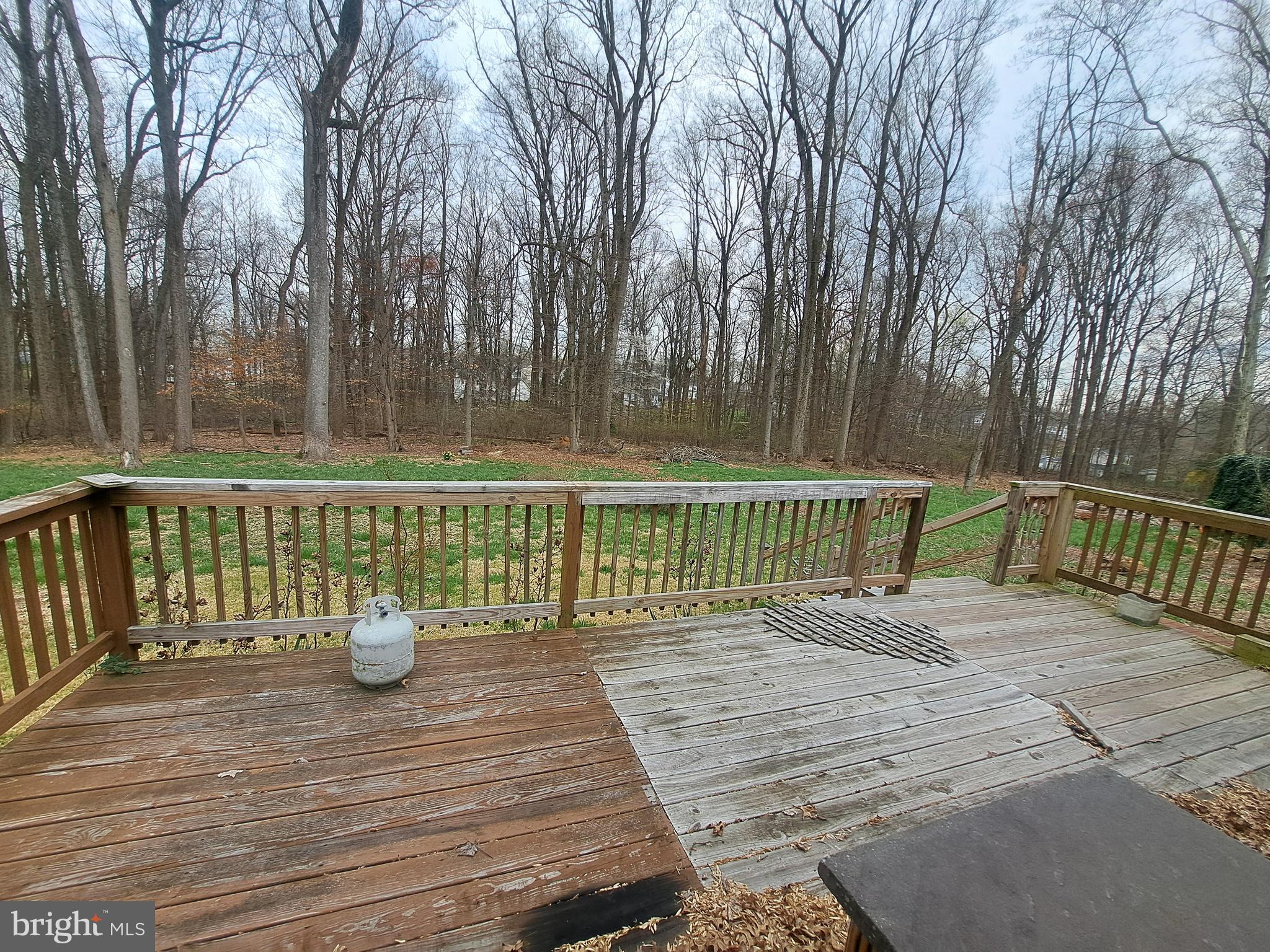 POOLESVILLE OUTSIDE - Residential