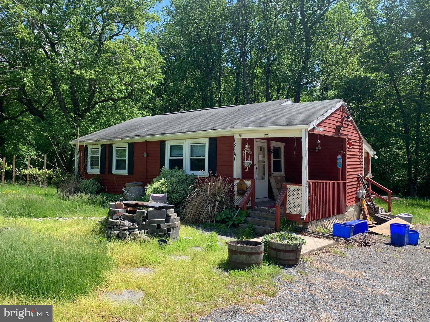 POOLESVILLE OUTSIDE - Residential