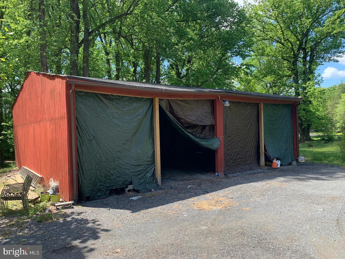 POOLESVILLE OUTSIDE - Residential