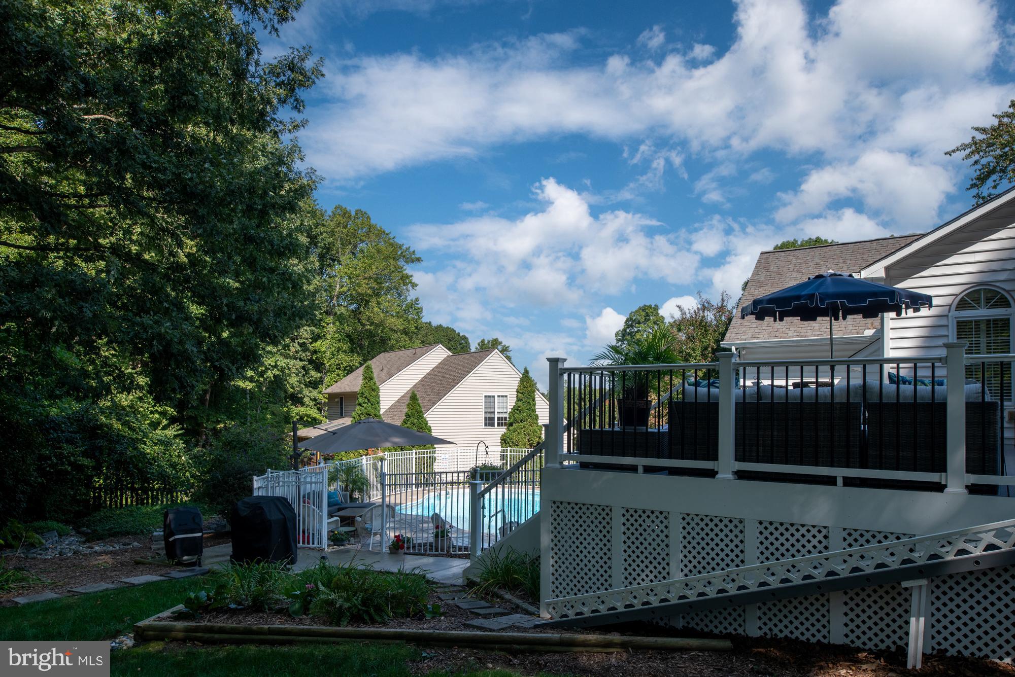 OAKMONT VILLAGE - Residential