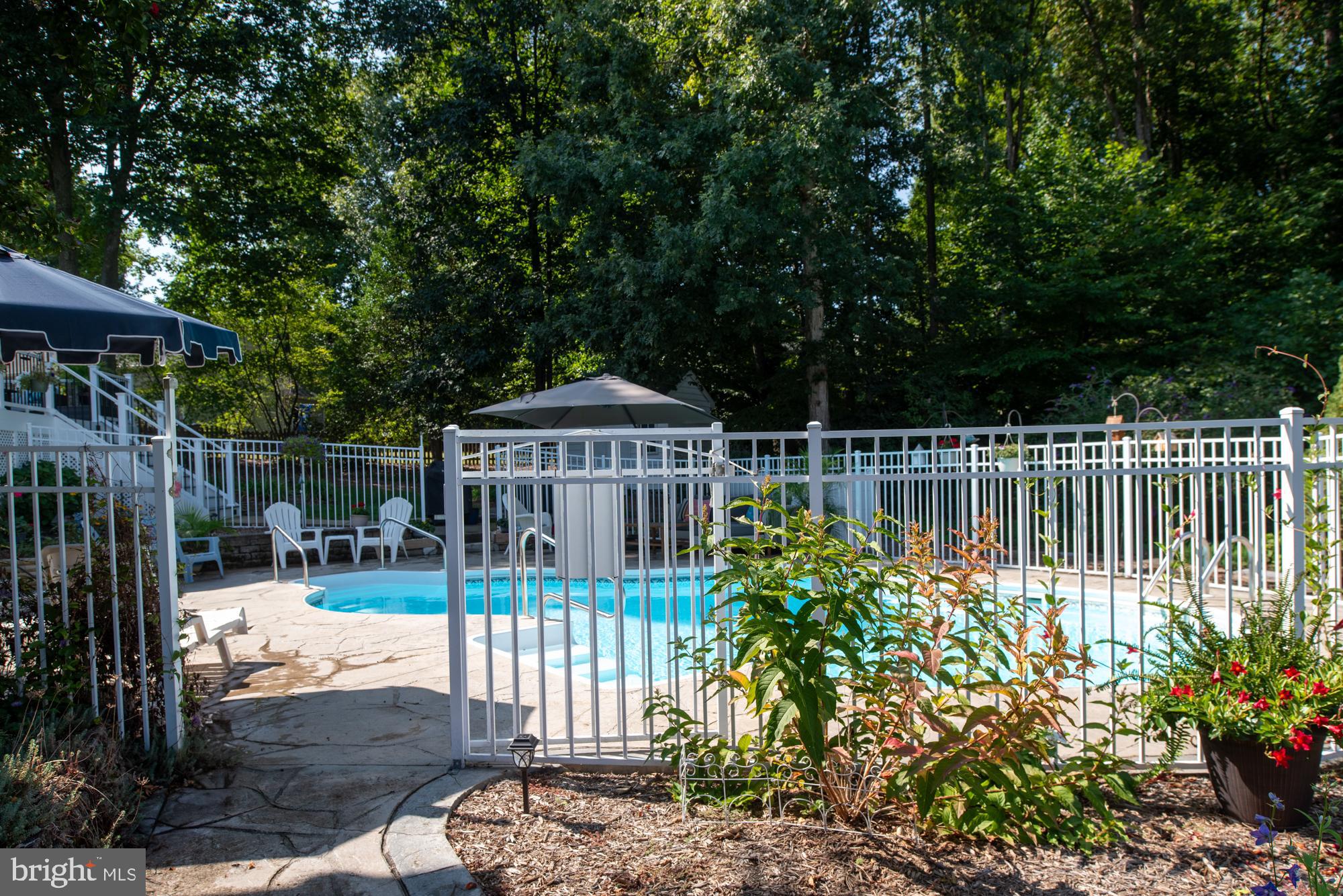 OAKMONT VILLAGE - Residential