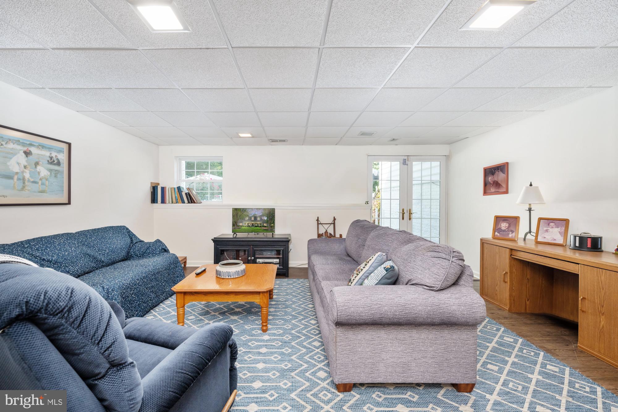 OAKMONT VILLAGE - Residential