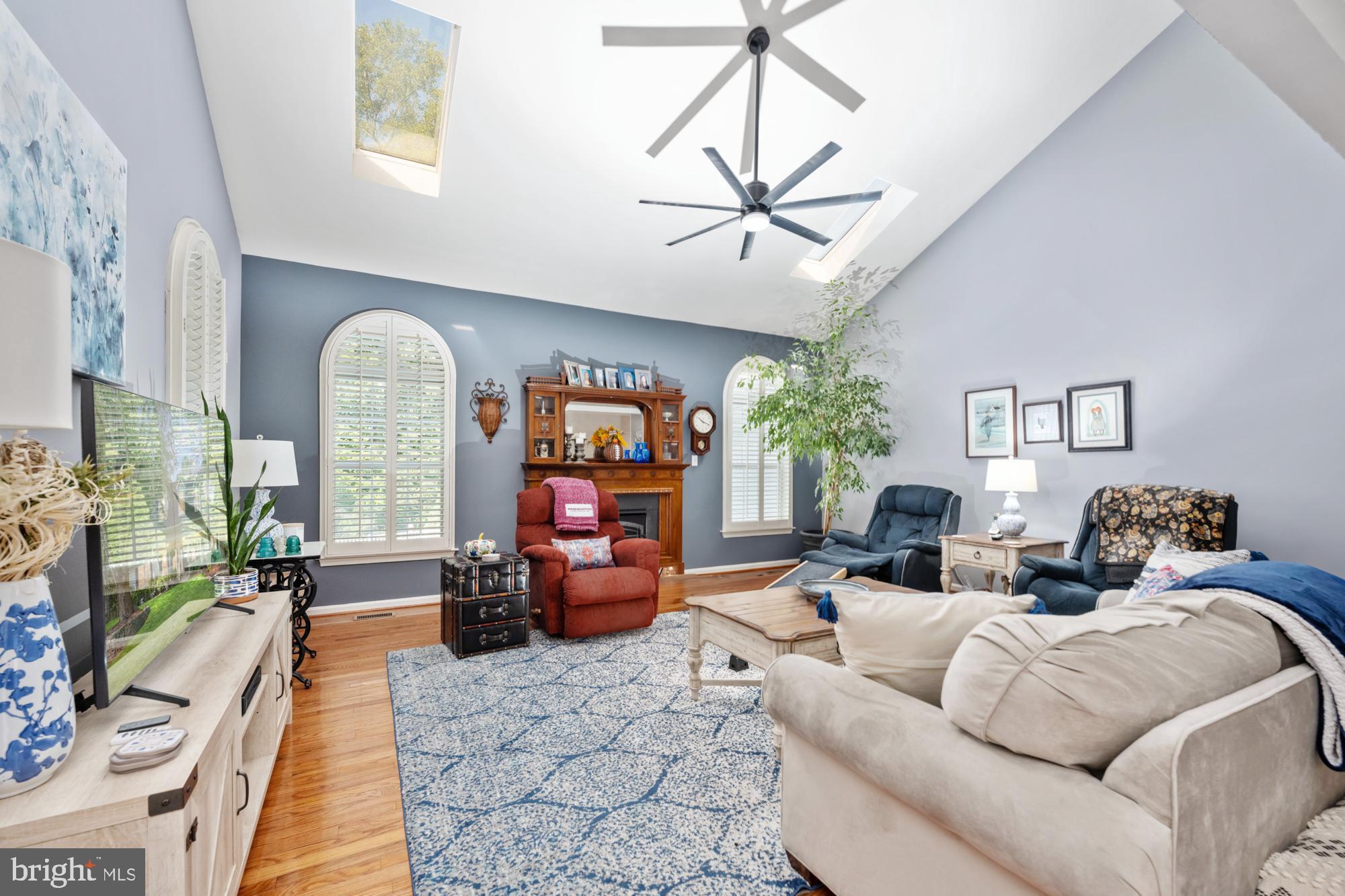 OAKMONT VILLAGE - Residential