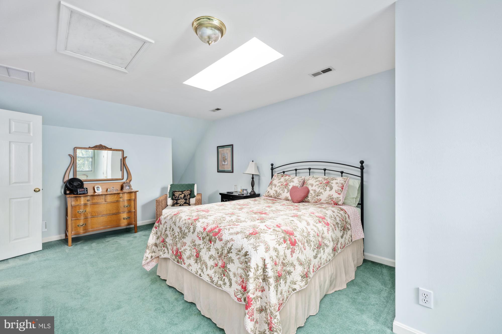 OAKMONT VILLAGE - Residential