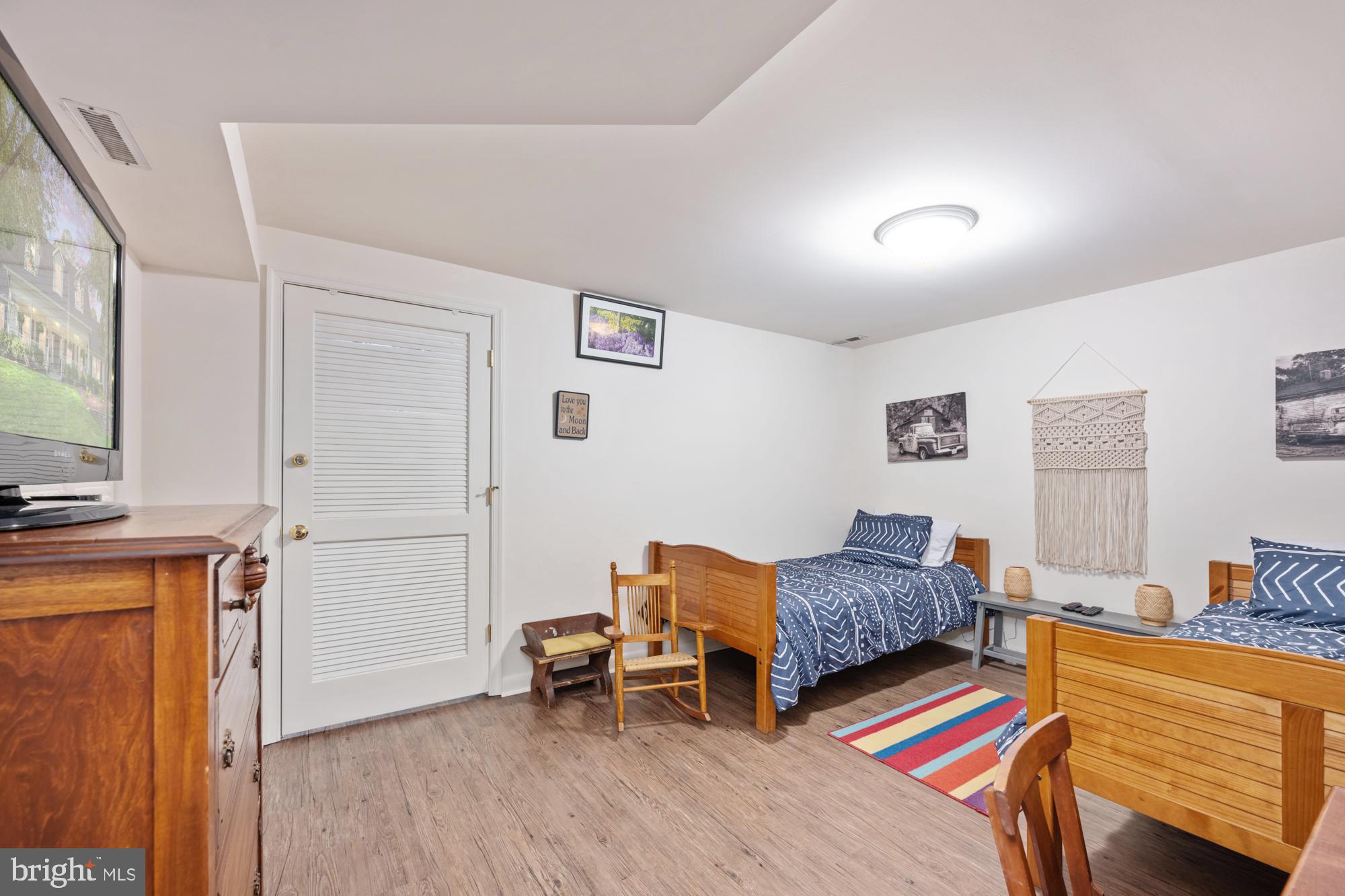 OAKMONT VILLAGE - Residential