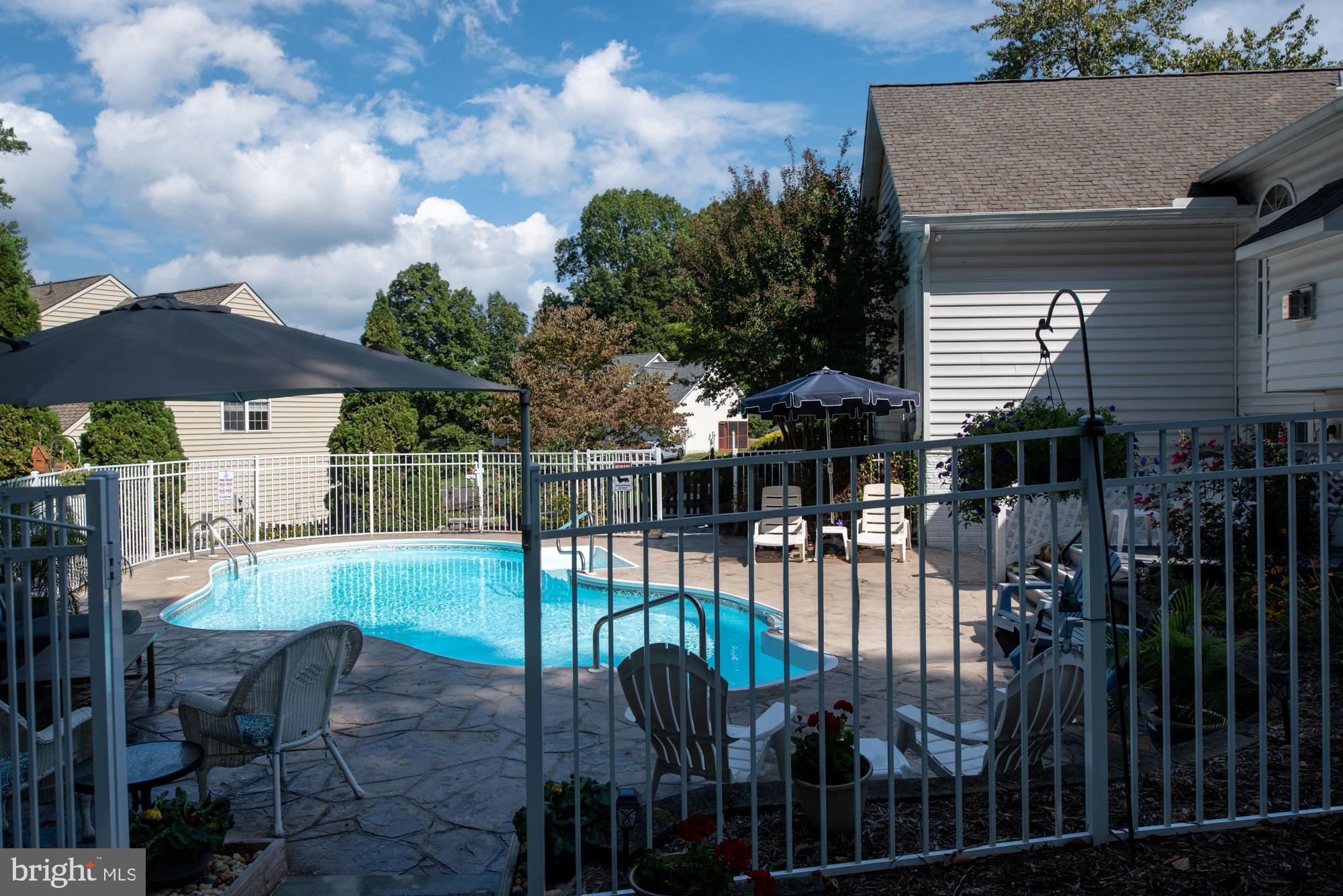 OAKMONT VILLAGE - Residential