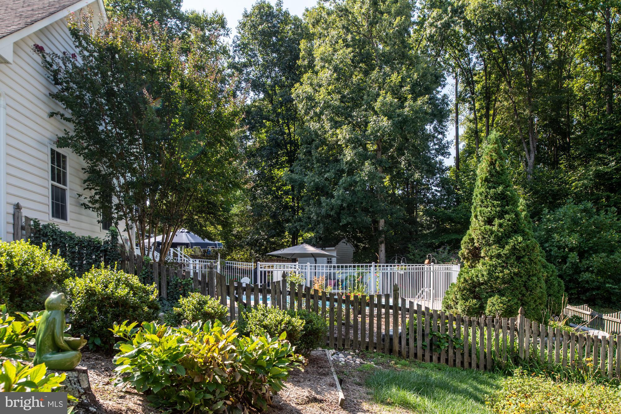 OAKMONT VILLAGE - Residential