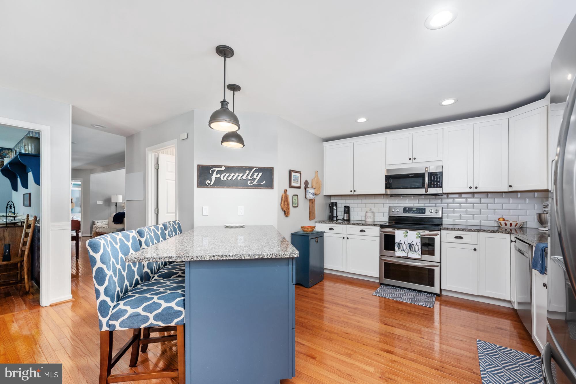 OAKMONT VILLAGE - Residential