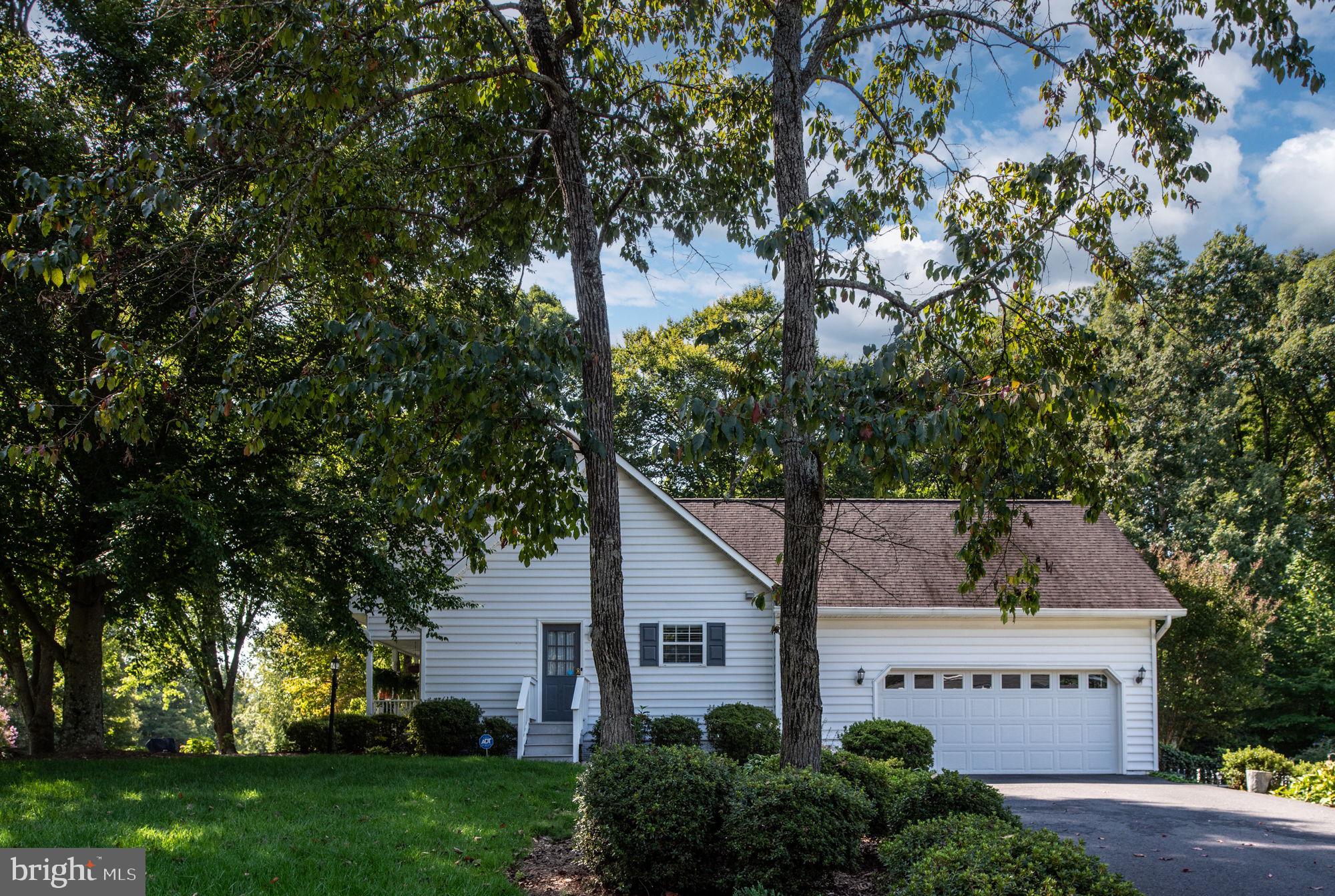 OAKMONT VILLAGE - Residential