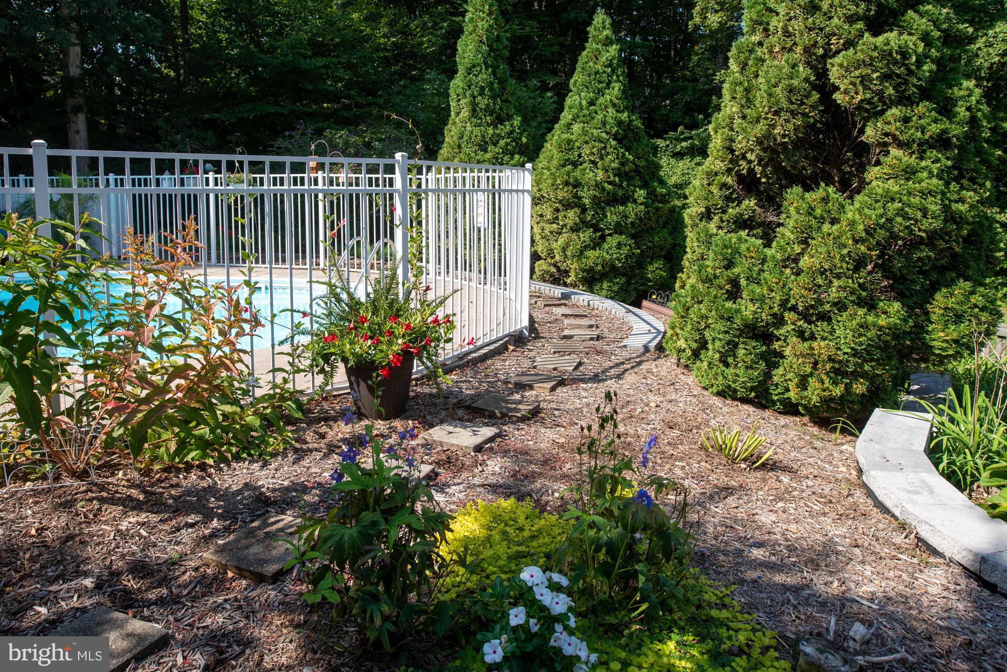 OAKMONT VILLAGE - Residential