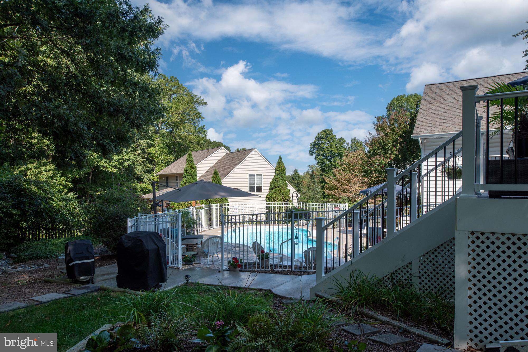 OAKMONT VILLAGE - Residential